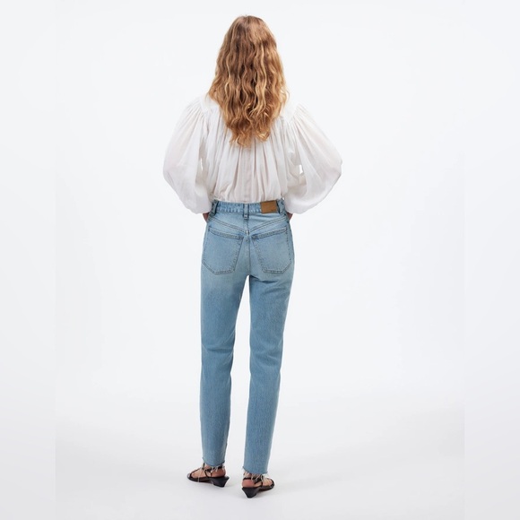 Madewell The Perfect Vintage Jean in Hernando Wash: Raw Hem Edition - Picture 4 of 13